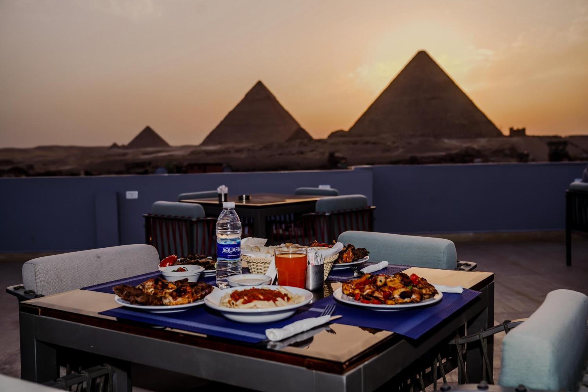 Pyramids Hotel Kafret el-Gabal Exteriör bild