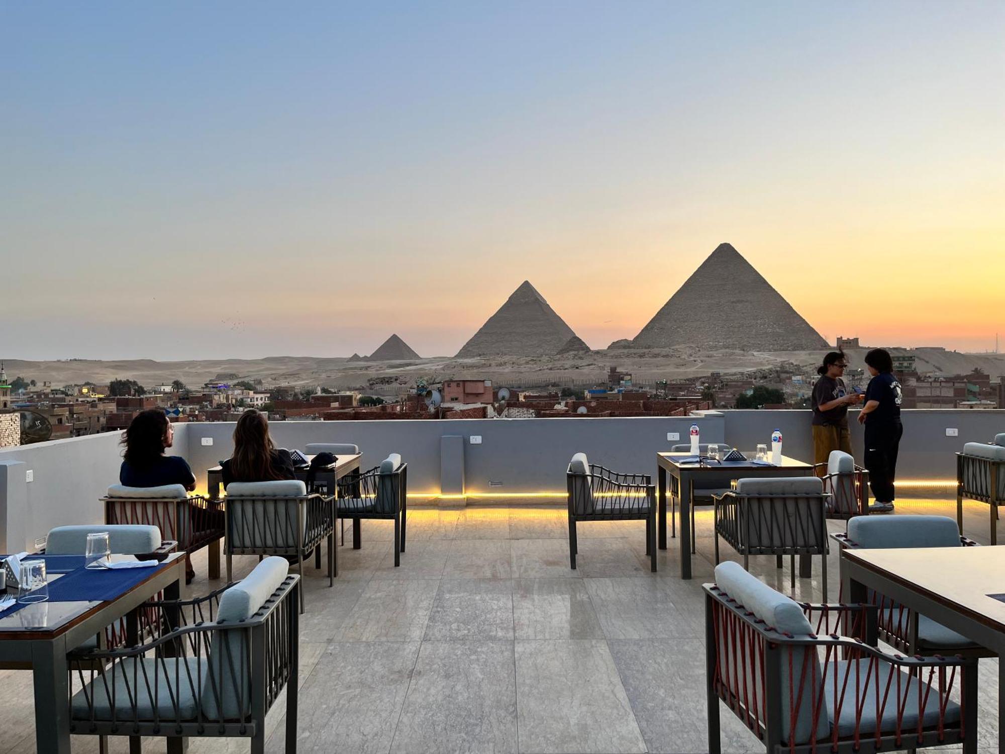 Pyramids Hotel Kafret el-Gabal Exteriör bild